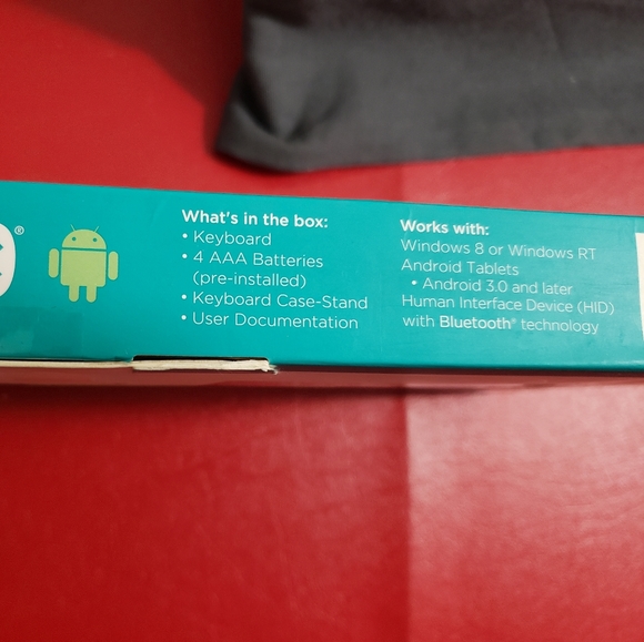 New Logitech tablet keyboard - Picture 6 of 8